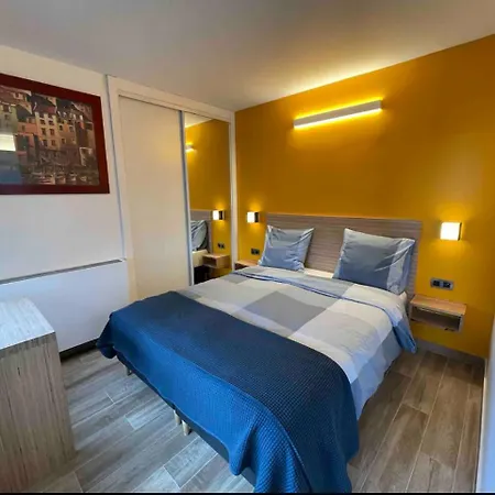 Paris Esplanade 701 Apartman *